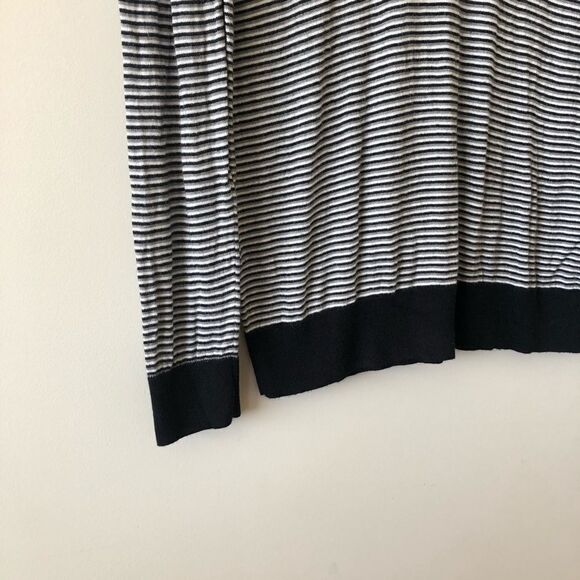 Treasure and Bond Black & White V Neck Knit - Picture 4 of 7